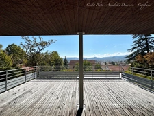 CLERMONT-FERRAND - Les Côtes – Maison d’architecte d’environ 300 m² avec dépendance – Terrain de 1894 m² – Piscine 
