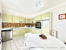 MOZAC – Maison de plain-pied 3 chambres/bureau – PISCINE – TERRAIN divisible de 2324 M² – Garages 