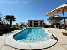 Villa d'architecte P7 à THIERS (CHOPINE) avec vaste terrain, garage double et piscine chauffée.