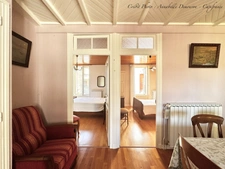 BLANZAT VILLAGE – MAISON DE VILLE EN PIERRE – 2 CHAMBRES – COUR – GARAGE – CAVE – DOUBLE VITRAGE