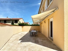 EXCLUSIVITÉ – Maison 5 pièces rénovée avec 4 chambres, terrasse en travertin, double garage et nombreux stationnements à Gerzat