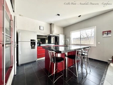 VEYRE-MONTON, Villa P6 avec très grand garage, piscine sécurisée et chauffée sur terrain de 1 509,00 m²