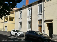 CHAMALIÈRES – MAISON DE FAMILLE EN PIERRE – 215 M² – 5 CHAMBRES – JARDINET – GARAGE