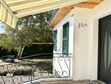 MOZAC – Maison de plain-pied 3 chambres/bureau – PISCINE – TERRAIN divisible de 2324 M² – Garages 
