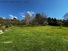 Villa d'architecte P7 à THIERS (CHOPINE) avec vaste terrain, garage double et piscine chauffée.