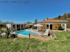 Villa d'architecte P7 à THIERS (CHOPINE) avec vaste terrain, garage double et piscine chauffée.