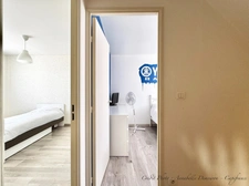 EXCLUSIVITÉ – Maison 5 pièces rénovée avec 4 chambres, terrasse en travertin, double garage et nombreux stationnements à Gerzat