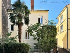 CHAMALIÈRES – MAISON DE FAMILLE EN PIERRE – 215 M² – 5 CHAMBRES – JARDINET – GARAGE