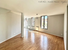 CHATELGUYON (63) - Appartement 4 pièces rénové, balcon filant et terrasse privative