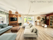 Villa d'architecte P7 à THIERS (CHOPINE) avec vaste terrain, garage double et piscine chauffée.