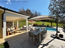 Villa d'architecte P7 à THIERS (CHOPINE) avec vaste terrain, garage double et piscine chauffée.