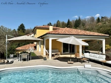 Villa d'architecte P7 à THIERS (CHOPINE) avec vaste terrain, garage double et piscine chauffée.