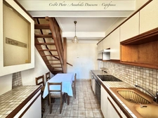 BLANZAT VILLAGE – MAISON DE VILLE EN PIERRE – 2 CHAMBRES – COUR – GARAGE – CAVE – DOUBLE VITRAGE