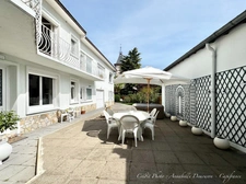 CÉBAZAT HYPERCENTRE – MAISON DE CARACTÈRE + T2 INDÉPENDANT – 183 m² HABITABLES ENV. – DÉPENDANCES – EXTÉRIEURS
