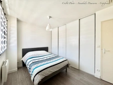 EXCLUSIVITÉ – Maison 5 pièces rénovée avec 4 chambres, terrasse en travertin, double garage et nombreux stationnements à Gerzat