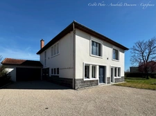 Maison de notable P8 entièrement rénovée avec grand jardin à ENNEZAT : la maison Bleue