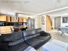 EXCLUSIVITÉ – Maison 5 pièces rénovée avec 4 chambres, terrasse en travertin, double garage et nombreux stationnements à Gerzat