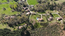 Villa d'architecte P7 à THIERS (CHOPINE) avec vaste terrain, garage double et piscine chauffée.