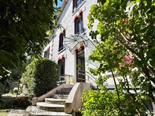 CHATELGUYON (63) - Appartement 4 pièces rénové, balcon filant et terrasse privative