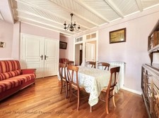 BLANZAT VILLAGE – MAISON DE VILLE EN PIERRE – 2 CHAMBRES – COUR – GARAGE – CAVE – DOUBLE VITRAGE
