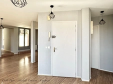 CHATELGUYON (63) - Appartement 4 pièces rénové, balcon filant et terrasse privative