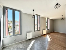CHATELGUYON (63) - Appartement 4 pièces rénové, balcon filant et terrasse privative
