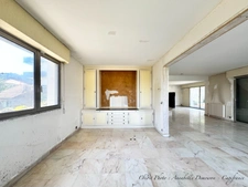 ROYAT - Grande maison familiale à rénover avec vue panoramique, terrain rare, piscine