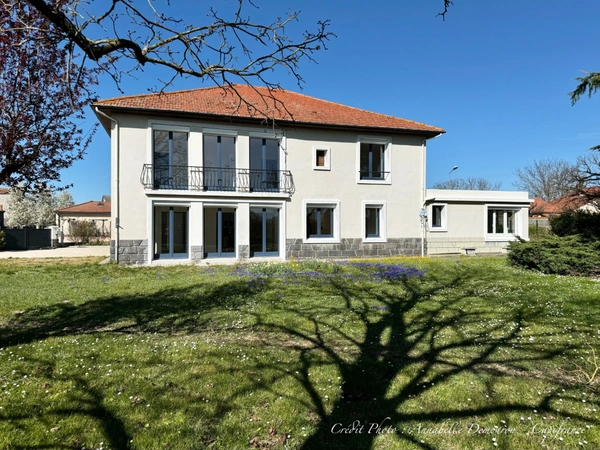 Maison de notable P8 entièrement rénovée avec grand jardin à ENNEZAT : la maison Bleue