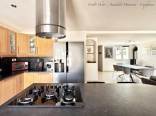 EXCLUSIVITÉ – Maison 5 pièces rénovée avec 4 chambres, terrasse en travertin, double garage et nombreux stationnements à Gerzat