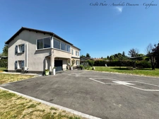 ORLEAT - Maison familiale P7 – Terrain arboré 1 204 m² – Garages – Quartier résidentiel recherché