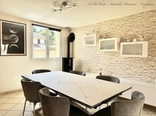 EXCLUSIVITÉ – Maison 5 pièces rénovée avec 4 chambres, terrasse en travertin, double garage et nombreux stationnements à Gerzat