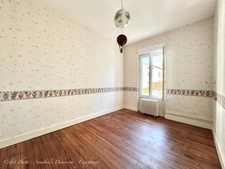 CHAMALIÈRES – MAISON DE FAMILLE EN PIERRE – 215 M² – 5 CHAMBRES – JARDINET – GARAGE