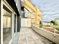 Appartement T4 CLERMONT-FERRAND quartier République / CHU Estaing, avec terrasses, cave et deux stationnements 