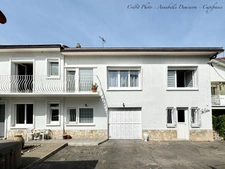 CÉBAZAT HYPERCENTRE – MAISON DE CARACTÈRE + T2 INDÉPENDANT – 183 m² HABITABLES ENV. – DÉPENDANCES – EXTÉRIEURS