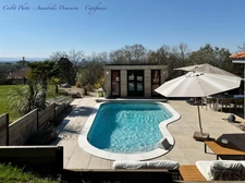 Villa d'architecte P7 à THIERS (CHOPINE) avec vaste terrain, garage double et piscine chauffée.