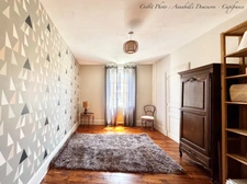 RIOM - EXCLUSIVITÉ – Maison de ville de caractère P6 entièrement rénovée avec jardin, abri et cave
