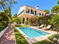 CANET-EN-ROUSSILLON – Villa 215 m² – 5 chambres – 2 espaces de vie – Jardin – Terrasses – Garage