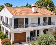 CANET-EN-ROUSSILLON – Villa 215 m² – 5 chambres – 2 espaces de vie – Jardin – Terrasses – Garage