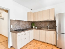 CANET-EN-ROUSSILLON – Villa 215 m² – 5 chambres – 2 espaces de vie – Jardin – Terrasses – Garage