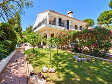 CANET-EN-ROUSSILLON – Villa 215 m² – 5 chambres – 2 espaces de vie – Jardin – Terrasses – Garage