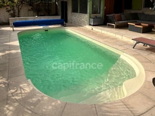 Maison de 116 m² - 4 chambres - proche services à pieds - garage -piscine