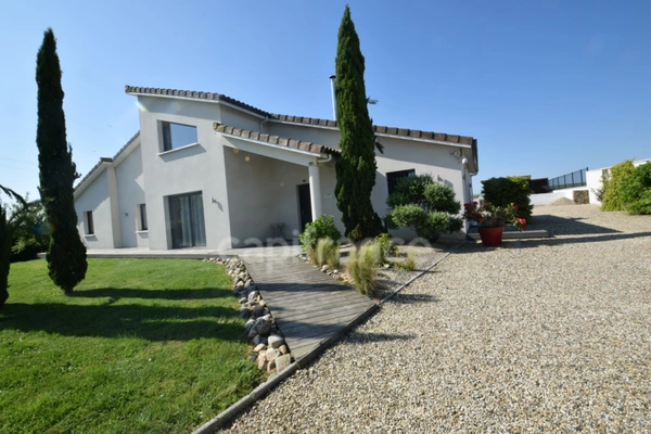 Villa d'architecte 3 chambres, piscine, jacuzzi, dépendances, proche de MARMANDE (47)