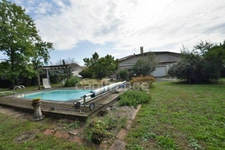 4-bedroom house with swimming pool, garage, and drying room in MARMANDE (47)