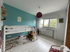 3-bedroom house - bathroom with bath and shower - enclosed garden - shed - in Marmande (47)