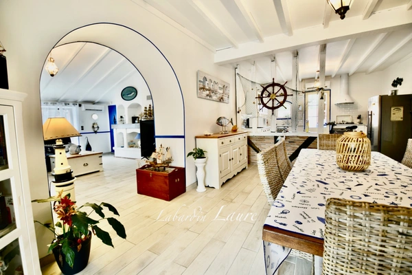 Maison en pierre de 155m2, 4 chambres, à BIRAC SUR TREC (47)