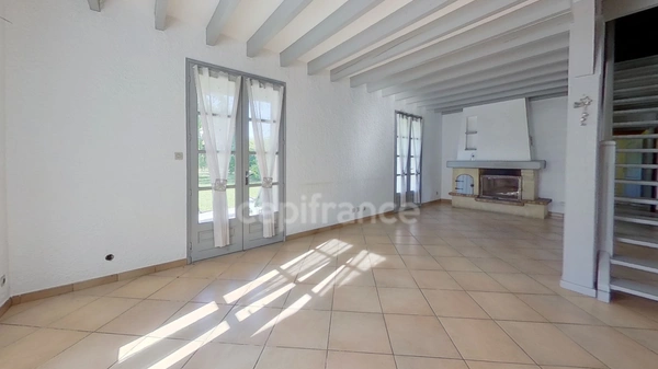 Maison 4 chambres, garage, dépendances, terrain clos 7079m2 à MARMANDE (47)