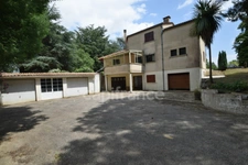 Maison 4 chambres, 1 bureau, dépendances, terrain clos 22 694m2 à MEILHAN SUR GARONNE (47)