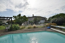 4-bedroom house with swimming pool, garage, and drying room in MARMANDE (47)