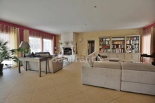 Propriété au calme - 5 chambres - T3 attenant - garage XXL - piscine - à MARMANDE (47)
