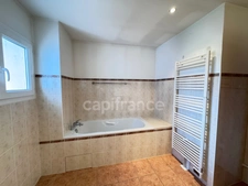 House of 140m2, 3 bedrooms, garage, 2,300m2 plot in SEYCHES